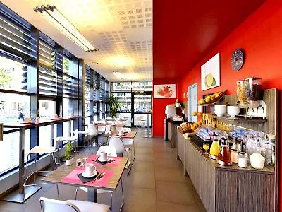 Aparthotel Adagio Access St Cyprien 3*