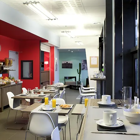 Adagio Access St Cyprien Aparthotel 3*