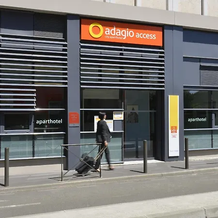 Adagio Access St Cyprien Апарт-отель 3*