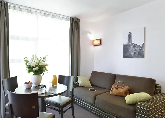 Adagio Access St Cyprien Апарт-отель 3*