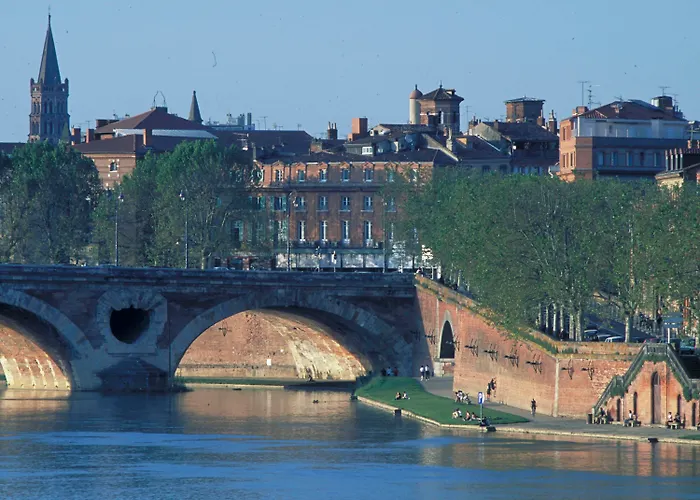 Adagio Access St Cyprien Тулуза