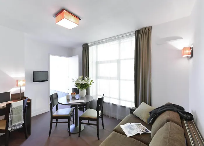 Adagio Access St Cyprien 3* Тулуза