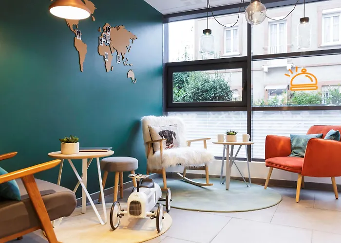 Adagio Access St Cyprien Апарт-отель